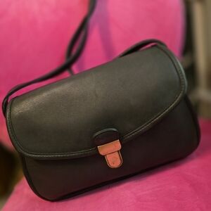 Vintage Coach Gilford